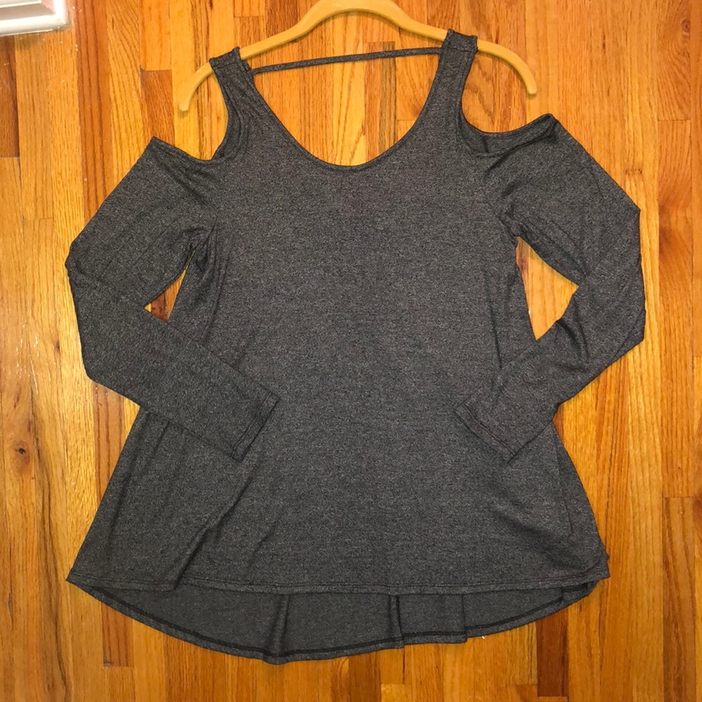 Open shoulder flowy tunic